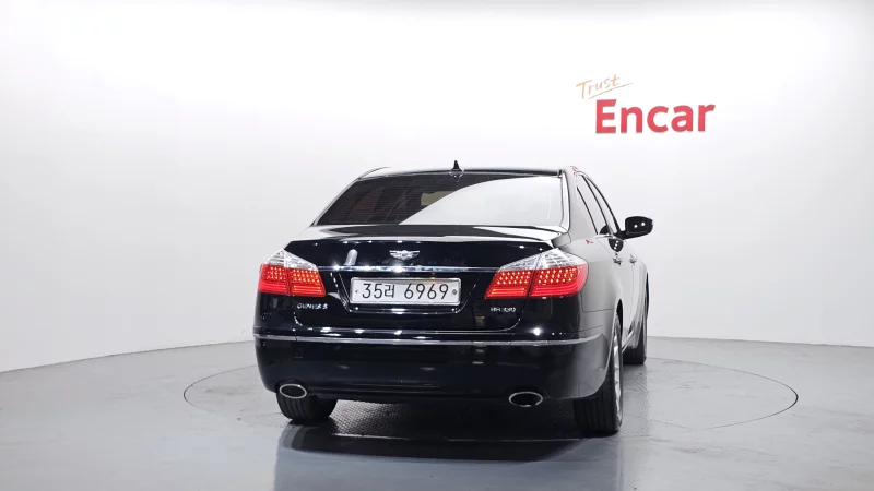 Hyundai Genesis
