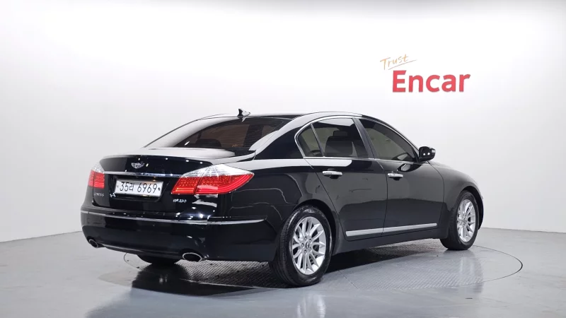 Hyundai Genesis