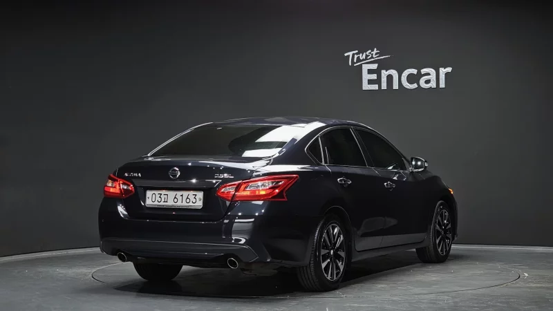 Nissan Altima