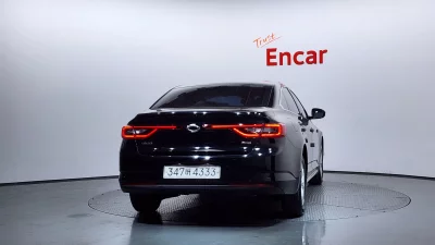 Renault SM6