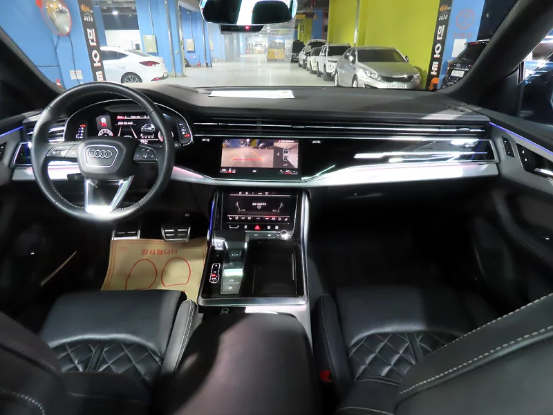 Audi Q8