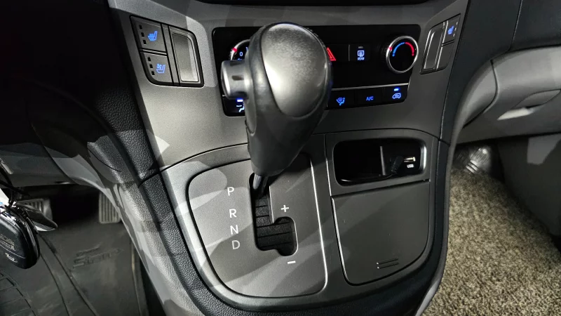 Hyundai Grand Starex