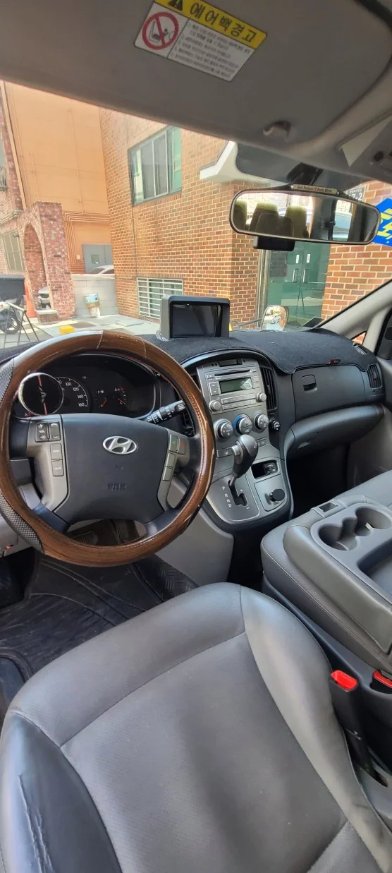 Hyundai Grand Starex