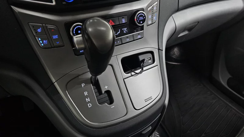 Hyundai Grand Starex