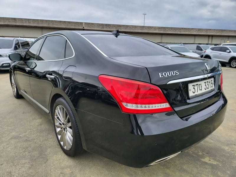 Hyundai Equus