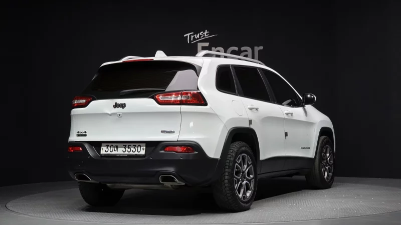 Jeep CHEROKEE