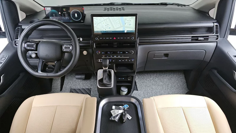 Hyundai Staria