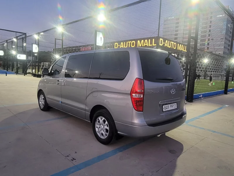 Hyundai Grand Starex