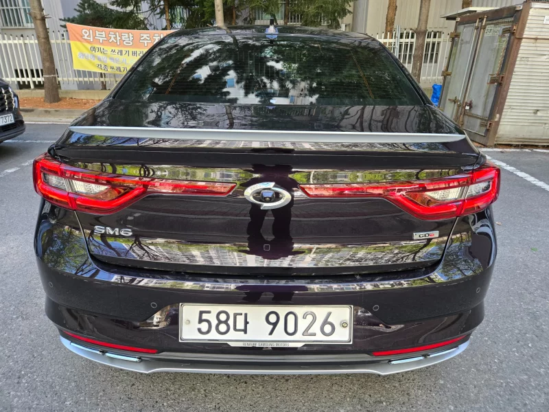 Renault SM6