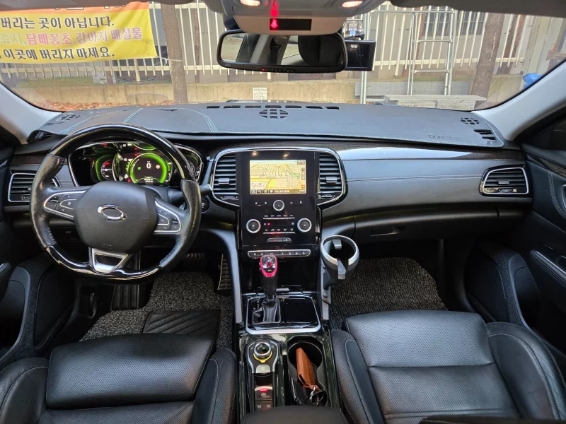 Renault SM6
