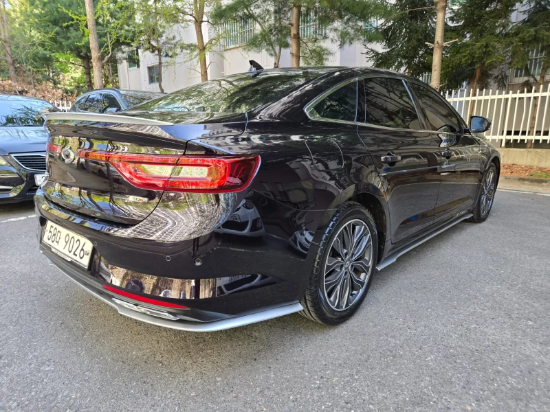 Renault SM6