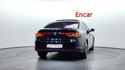 Renault SM6