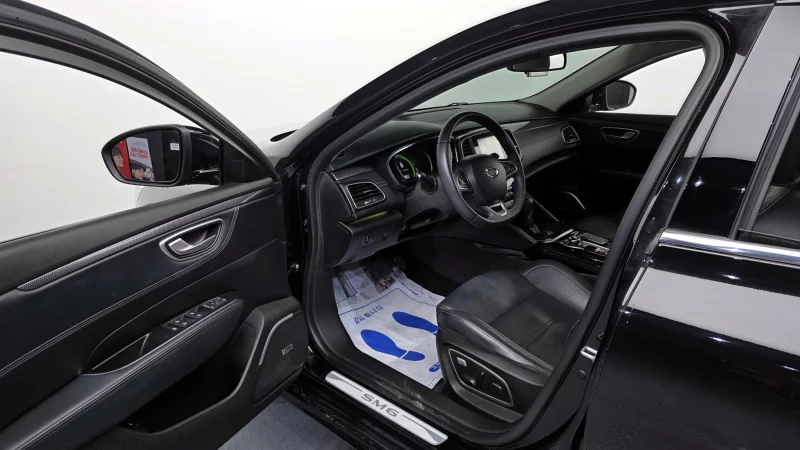 Renault SM6