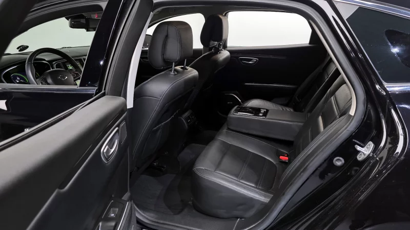 Renault SM6