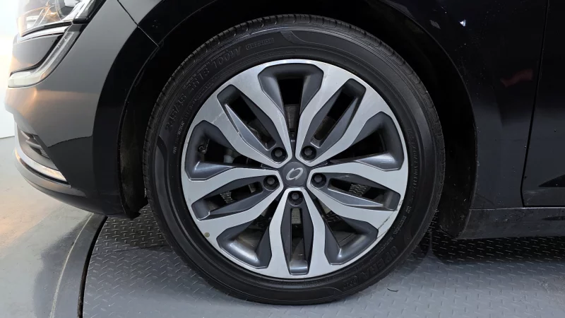 Renault SM6