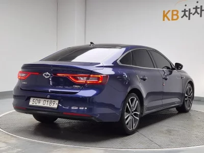 Renault SM6