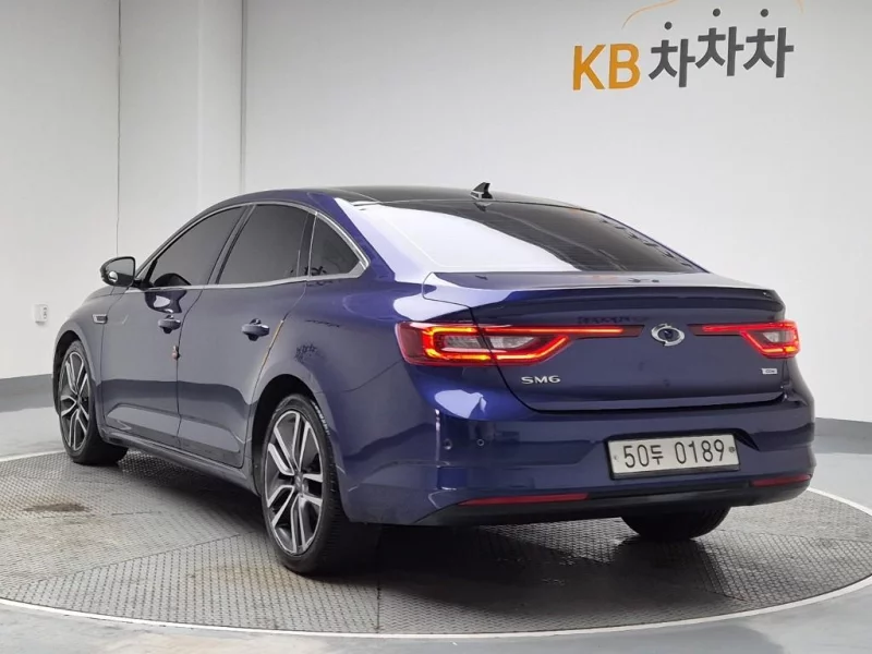 Renault SM6