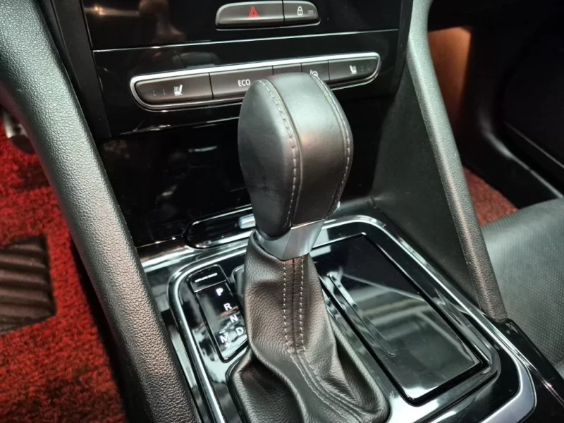 Renault SM6