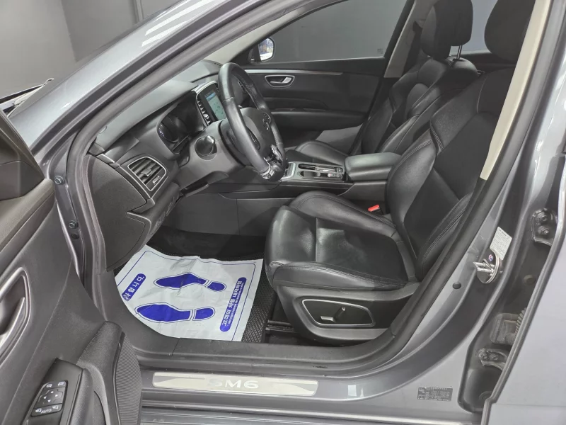 Renault SM6