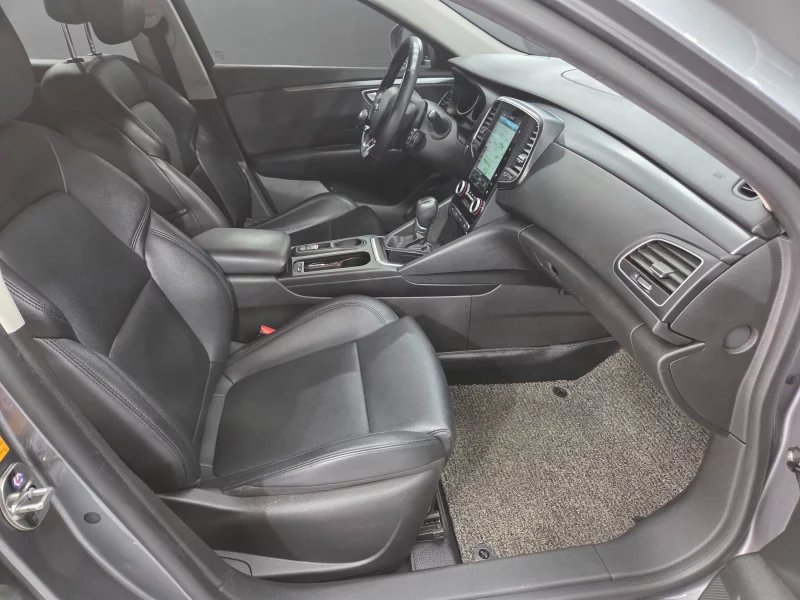 Renault SM6