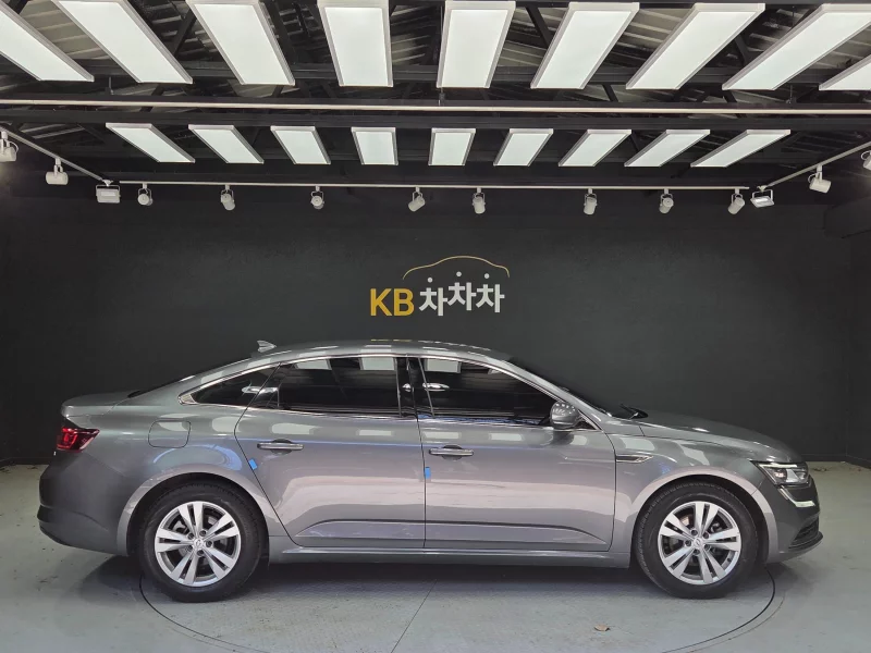 Renault SM6