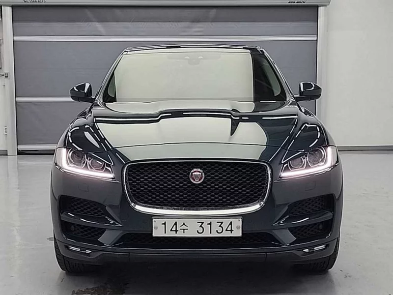 Jaguar F-PACE