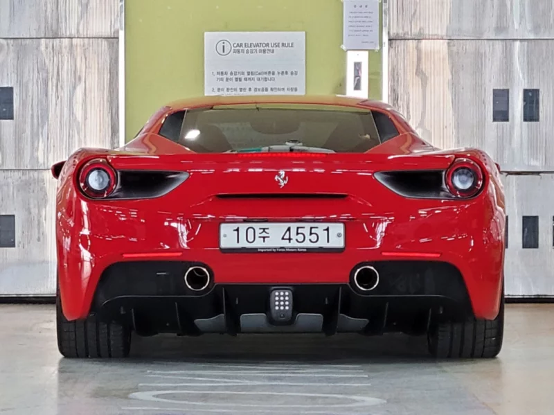 Ferrari 488