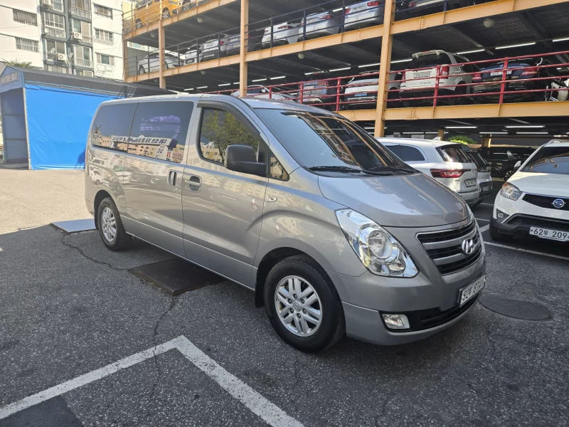 Hyundai Grand Starex