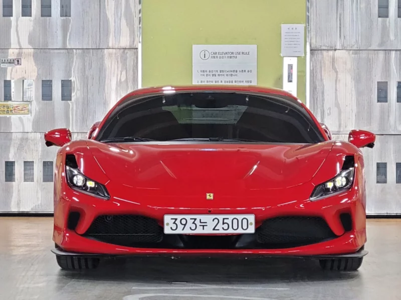Ferrari F8