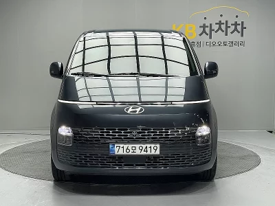 Hyundai Staria