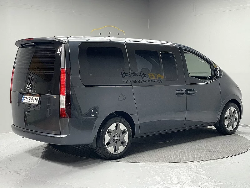 Hyundai Staria