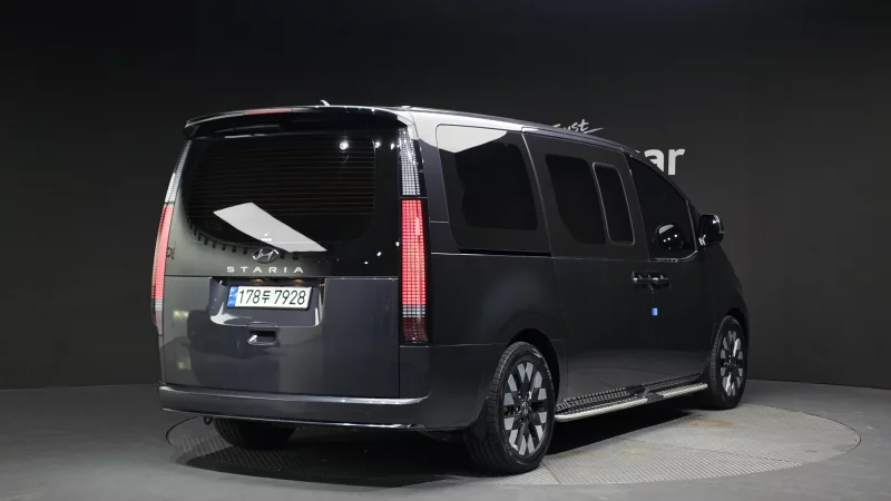 Hyundai Staria