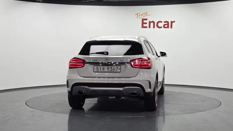 Mercedes-Benz GLA-Class