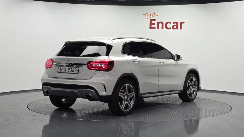 Mercedes-Benz GLA-Class