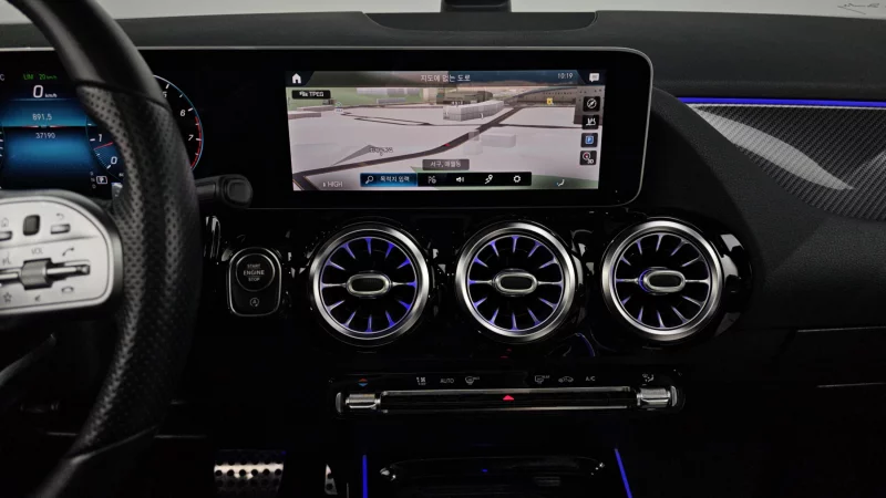 Mercedes-Benz GLA-Class