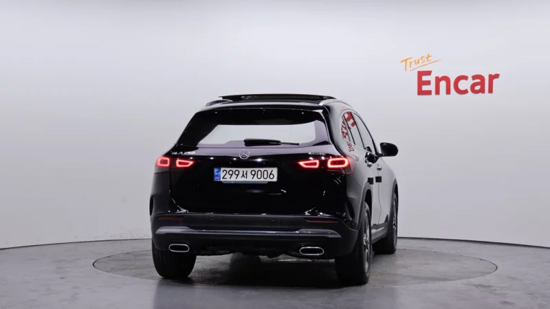 Mercedes-Benz GLA-Class