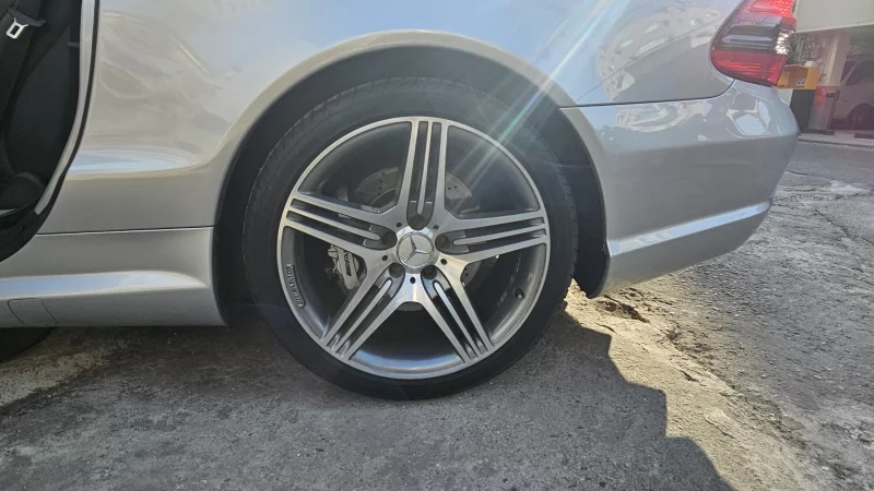 Mercedes-Benz SL-Class