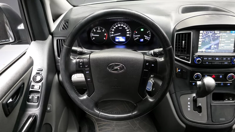 Hyundai Grand Starex