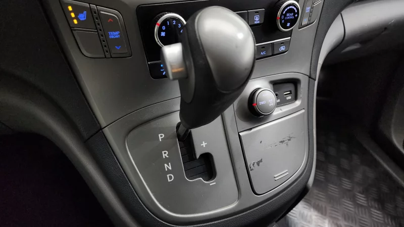 Hyundai Grand Starex