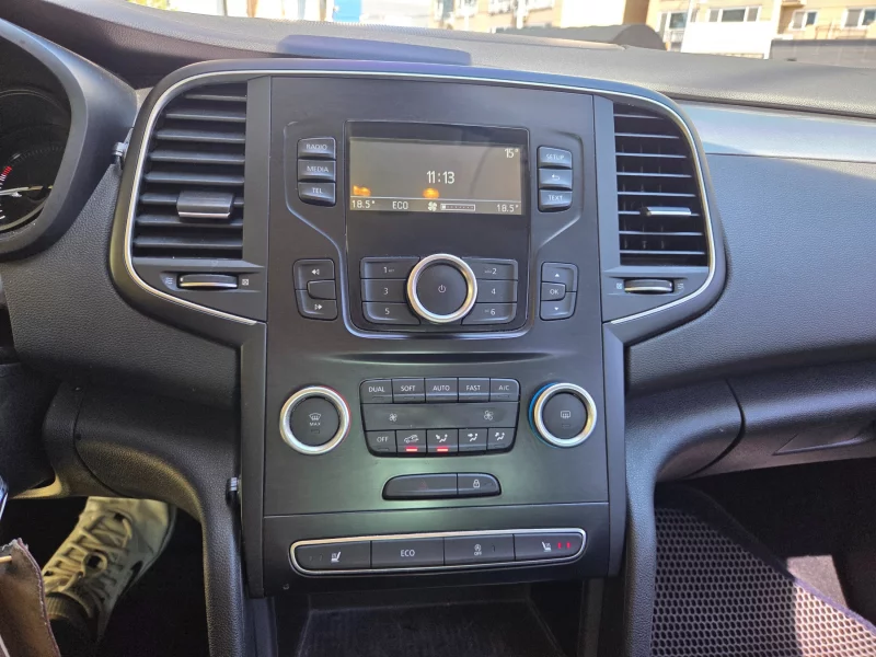 Renault SM6