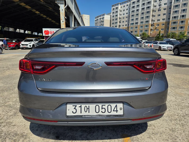Renault SM6