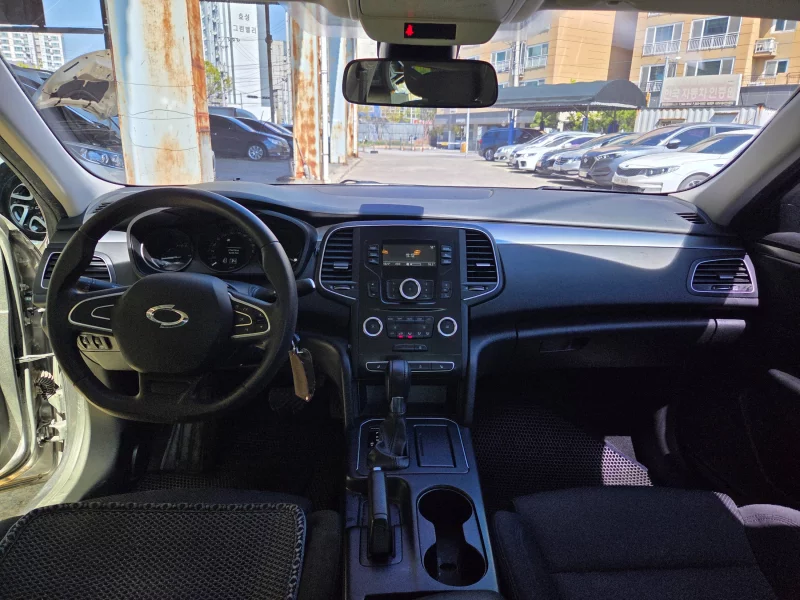 Renault SM6