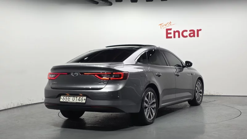Renault SM6