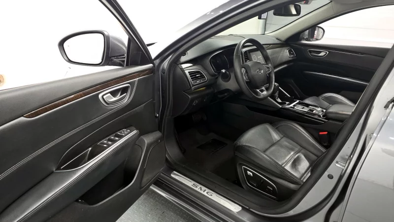 Renault SM6
