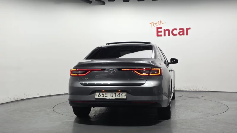 Renault SM6