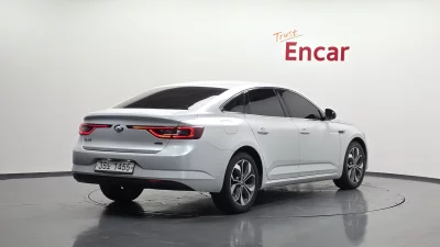 Renault SM6