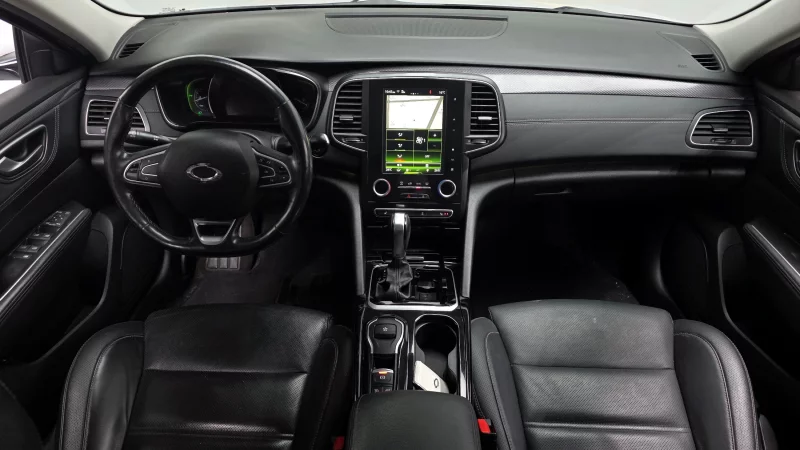 Renault SM6