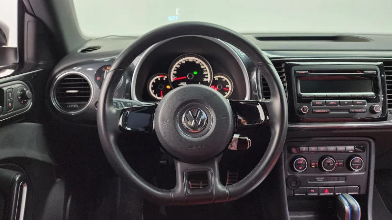 Volkswagen BEETLE