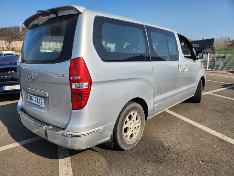 Hyundai Grand Starex