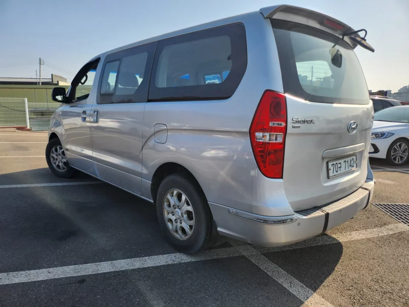 Hyundai Grand Starex